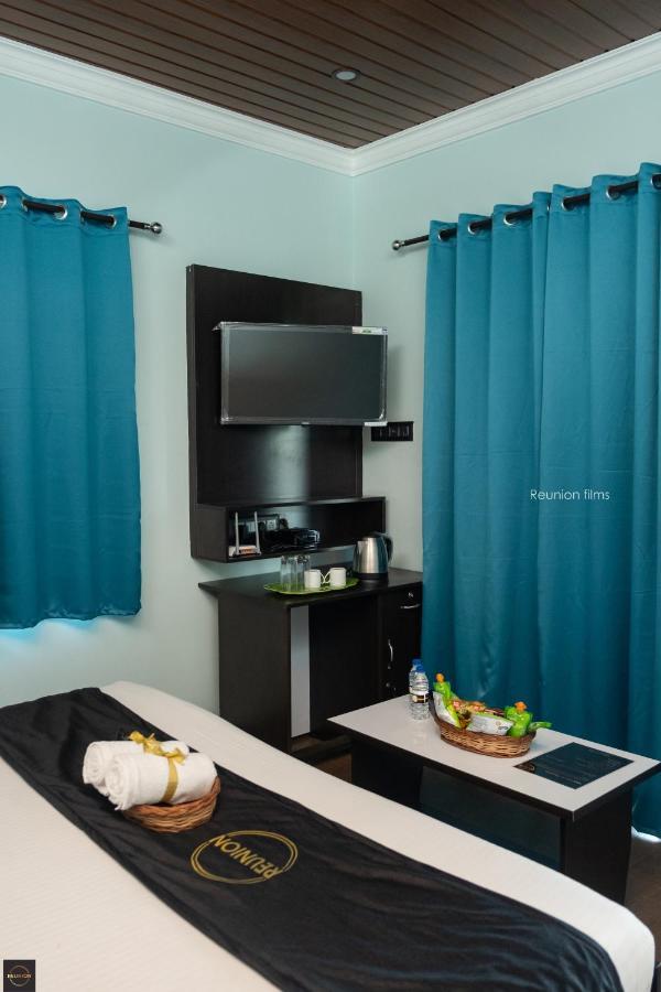 Reunion Ocean Tides Hotel อูดุปปี ภายนอก รูปภาพ
