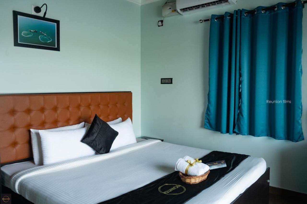 Reunion Ocean Tides Hotel อูดุปปี ภายนอก รูปภาพ